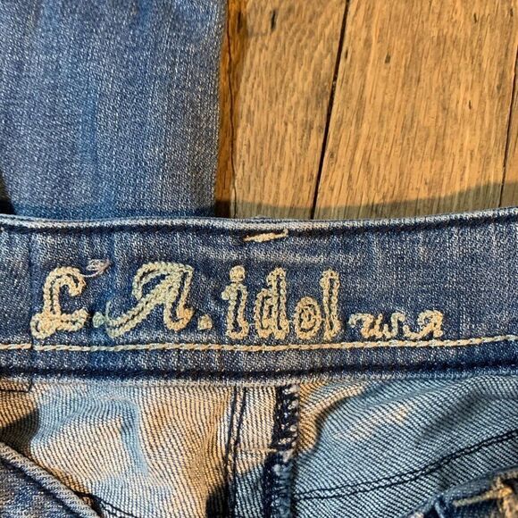 L.A.Idol jean capris distressed size 3 - Picture 5 of 7